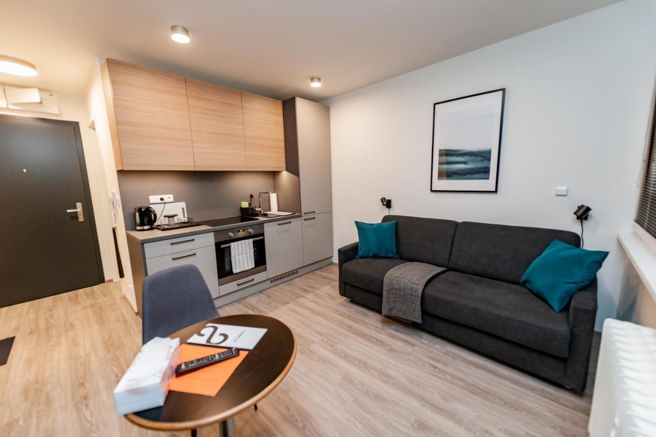 Apartments 4U: Kampus Upstairs Hradec Kralove Bagian luar foto