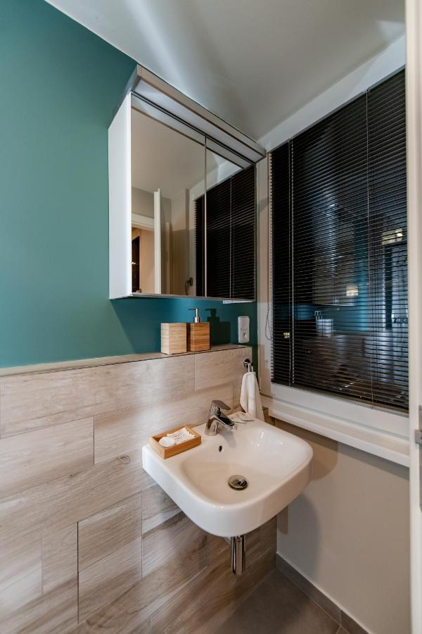 Apartments 4U: Kampus Upstairs Hradec Kralove Bagian luar foto