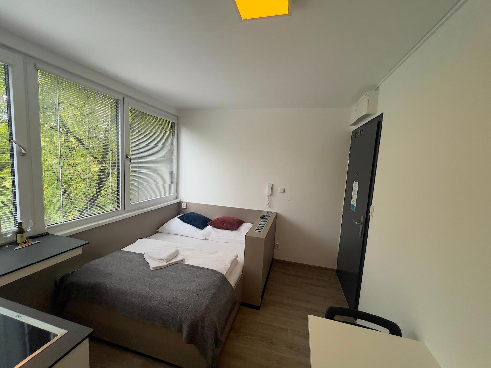 Apartments 4U: Kampus Upstairs Hradec Kralove Bagian luar foto