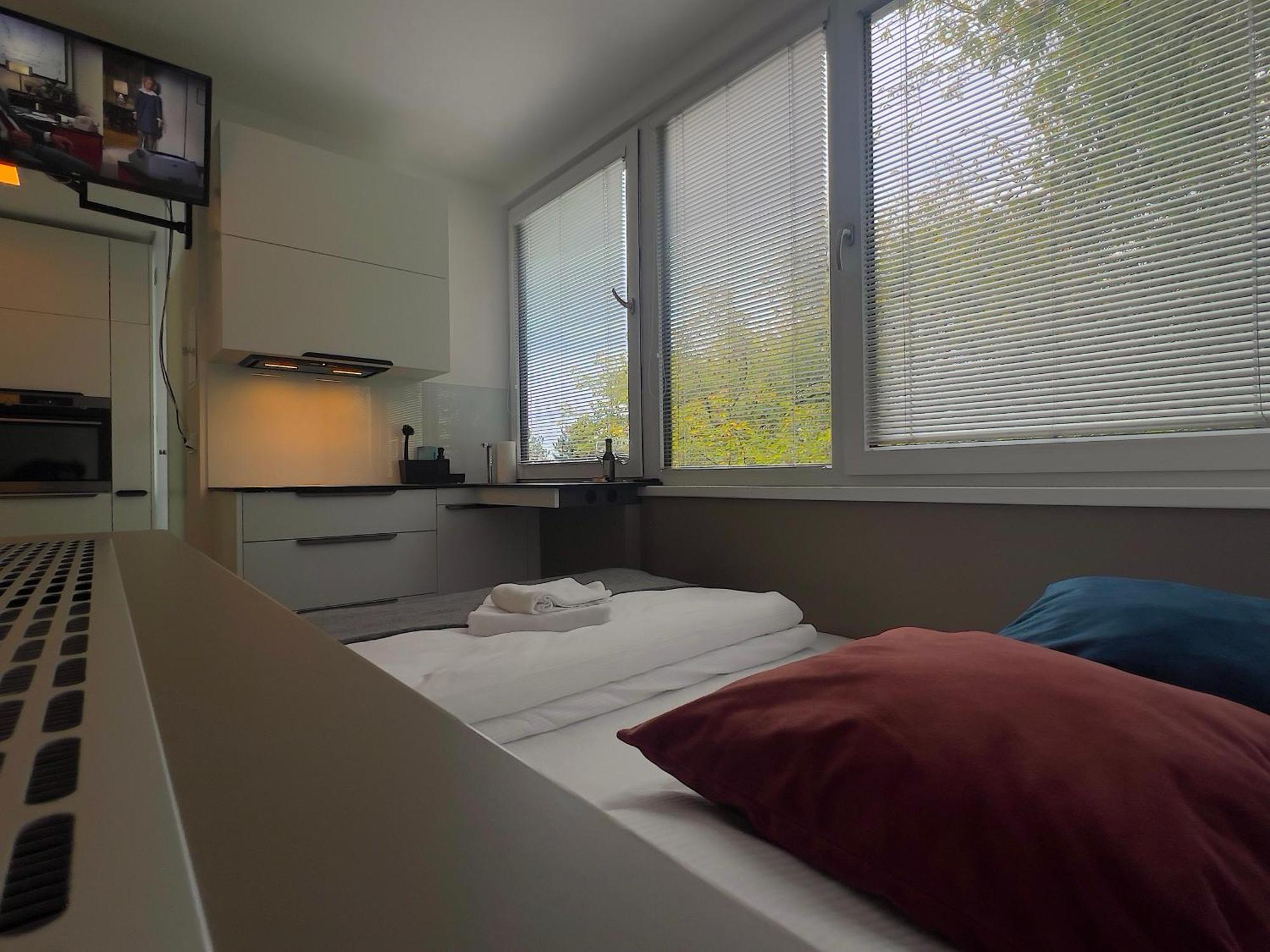 Apartments 4U: Kampus Upstairs Hradec Kralove Bagian luar foto