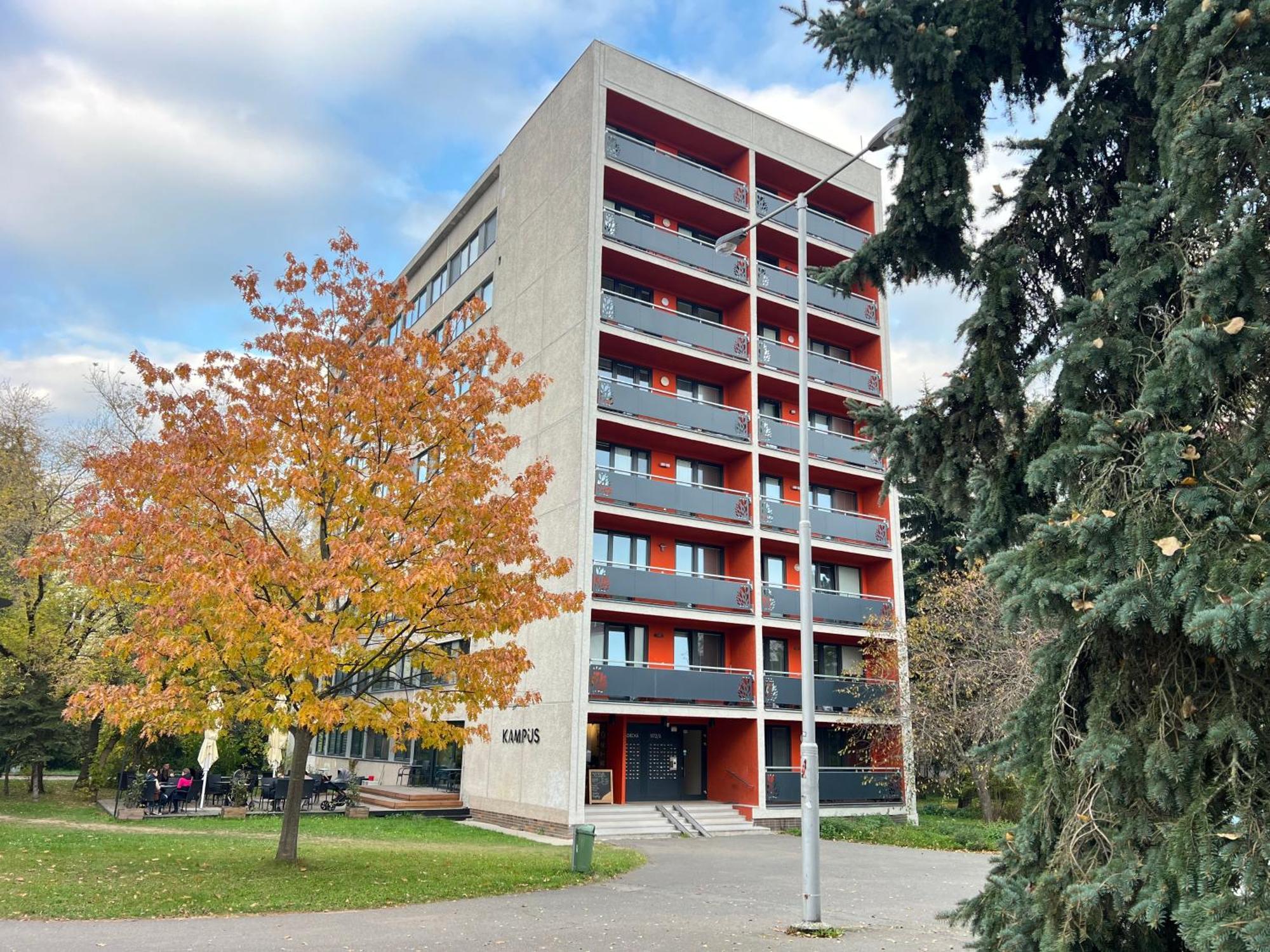 Apartments 4U: Kampus Upstairs Hradec Kralove Bagian luar foto